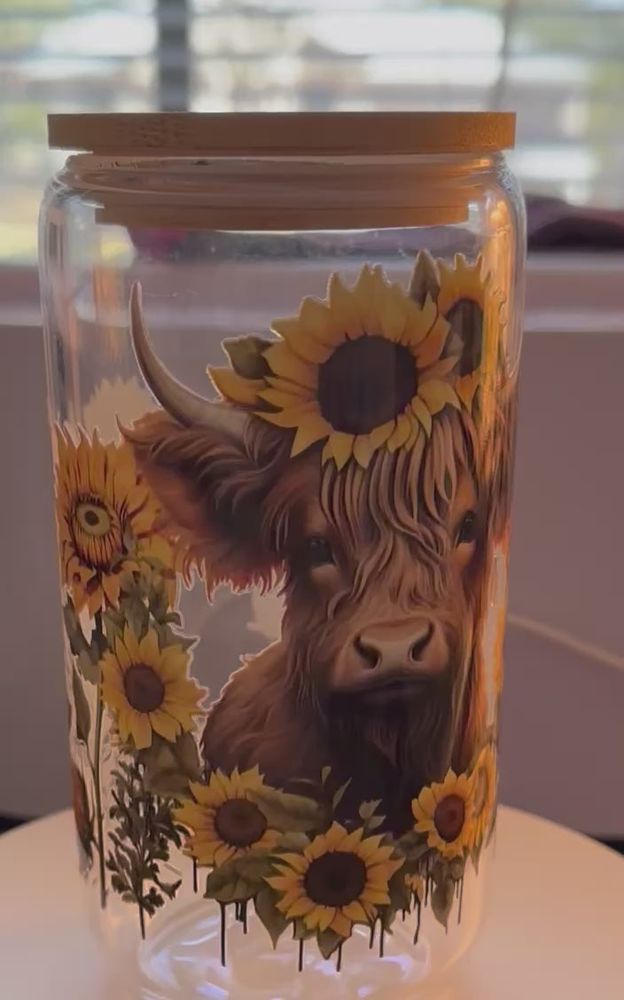 16oz Highland Cow & Sunflower Glass Can Tumbler with Bamboo Lid